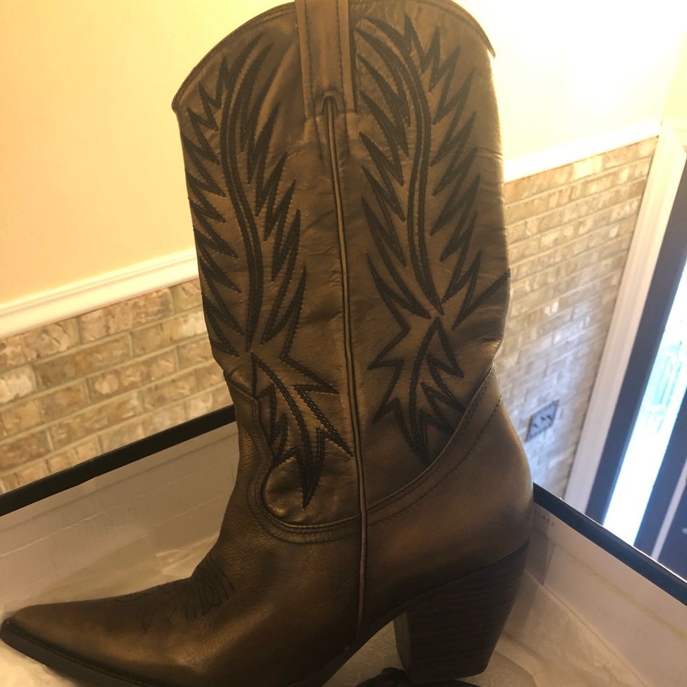 Penny loves Kenny Cowboy boots